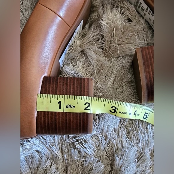 Tory Burch brown/camel low block heels - Picture 5 of 6